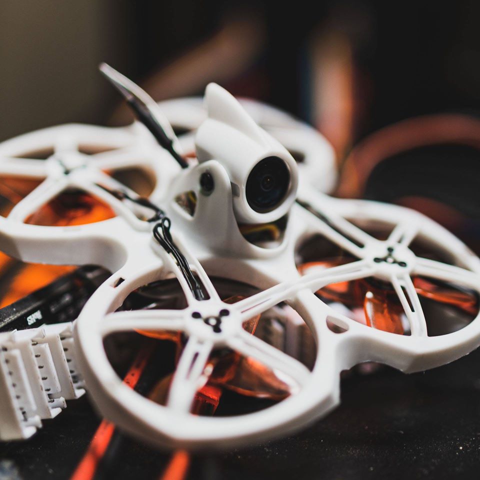 Emax Tinyhawk II 2 RTF dronów  – Eachine Drone E010 recenzja i cena